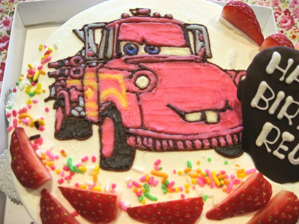 カーズメーター消防車のイラストケーキ 和菓子洋菓子の石間舗